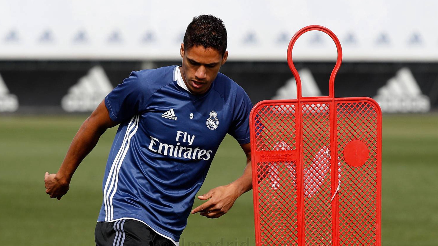 皇家马德里训练开放日；今夜门线救险引欢呼；CBA季后赛在即；医务组通报恢复的简单介绍壹号娱乐